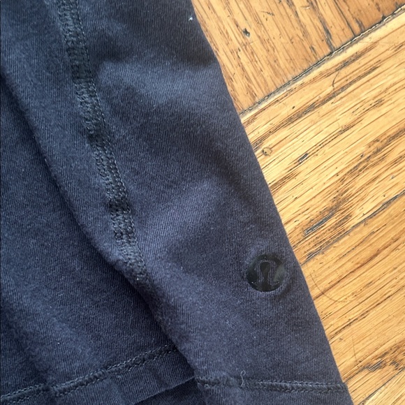 Lululemon Black Sleeveless Twisted Criss Cross Back Women's Tank Top - Picture 6 of 6